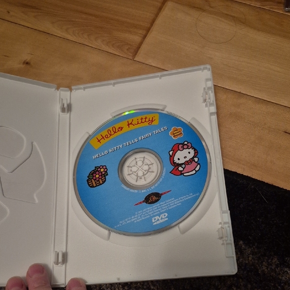 Hello Kitty Movie and Fairy Tale Adventure Set - Pink and Red - Picture 3 of 6